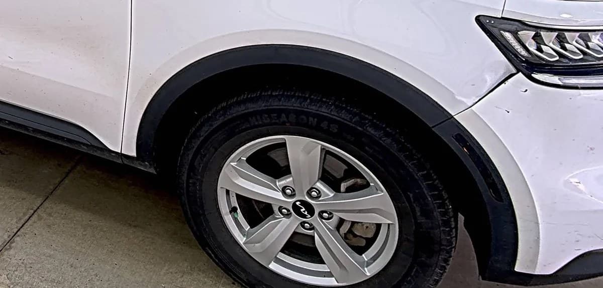 2023 KIA SORENTO LX 5