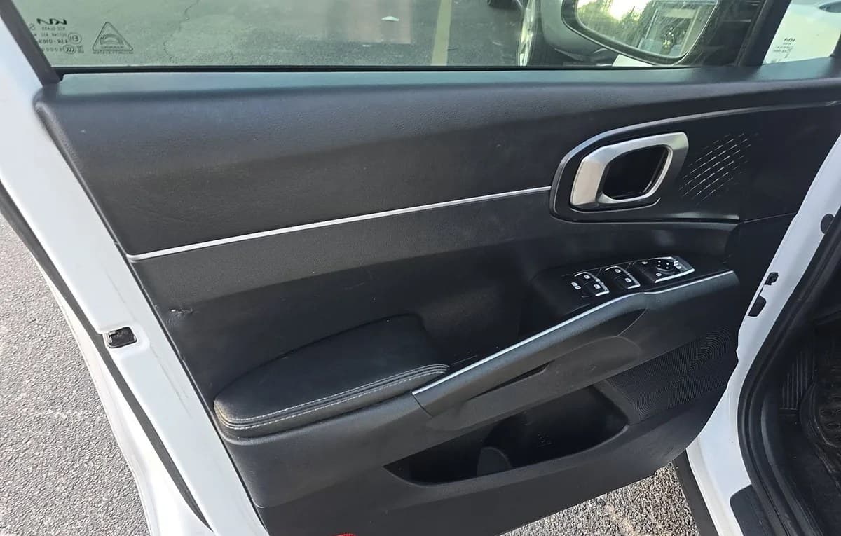 2023 KIA SORENTO S 6