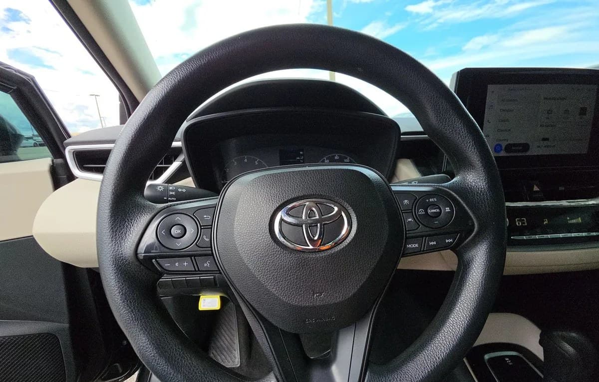 2023 TOYOTA COROLLA LE 7