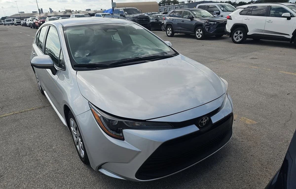 2025 TOYOTA COROLLA LE 3