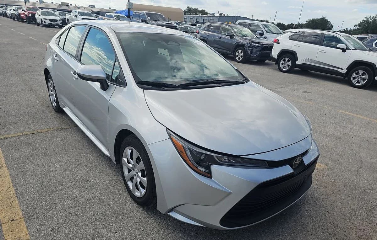 2025 TOYOTA COROLLA LE 4