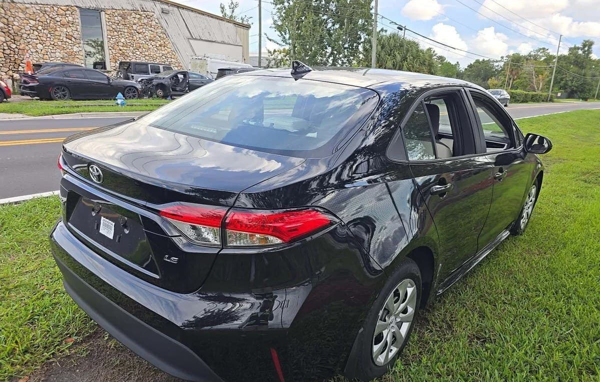 2025 TOYOTA COROLLA LE 3