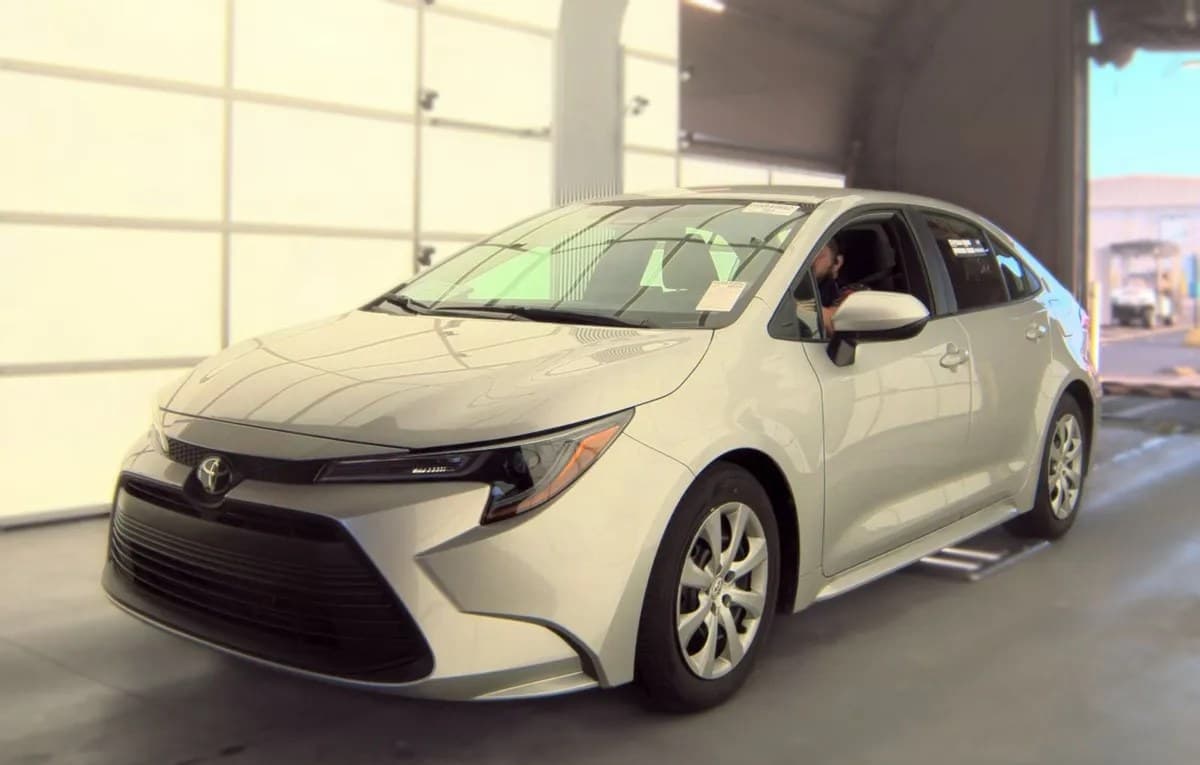 2025 TOYOTA COROLLA LE 2
