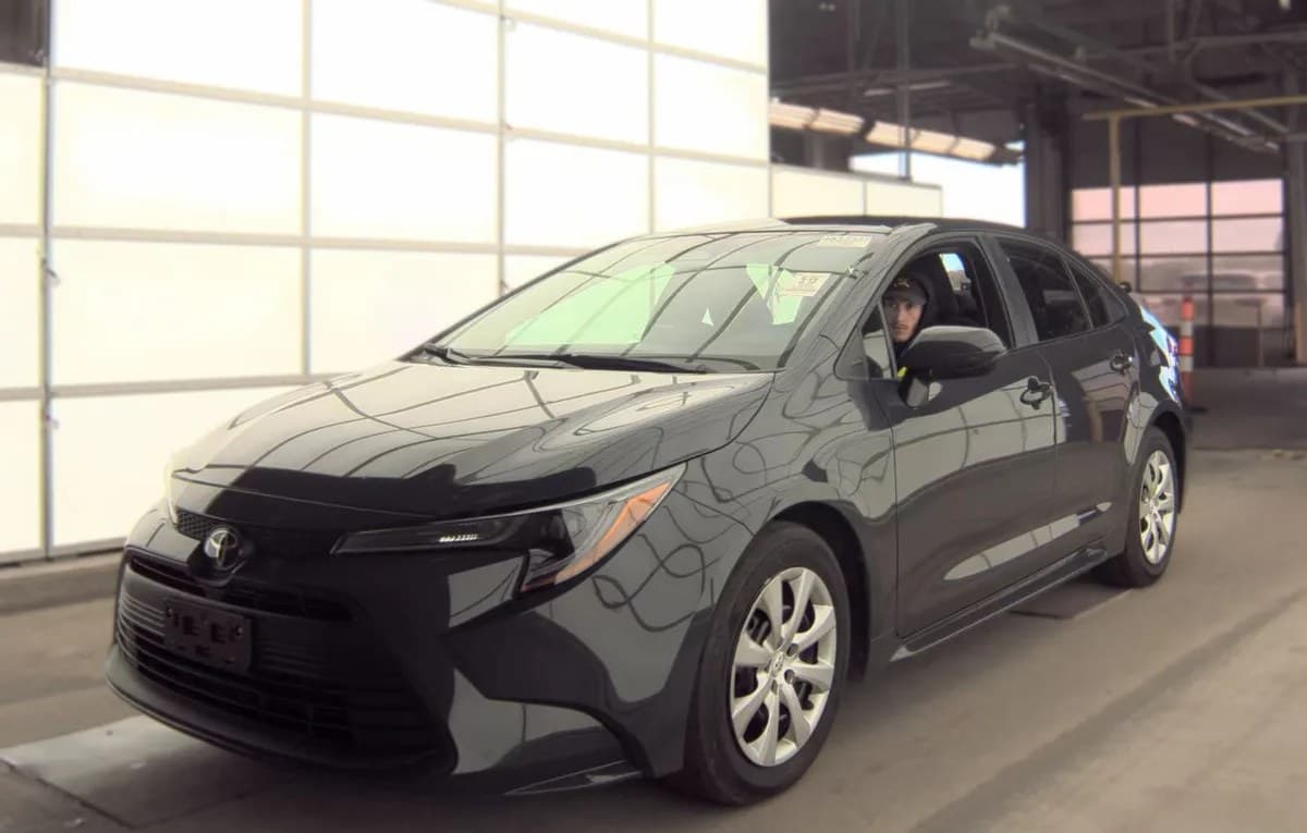 2025 TOYOTA COROLLA LE 2