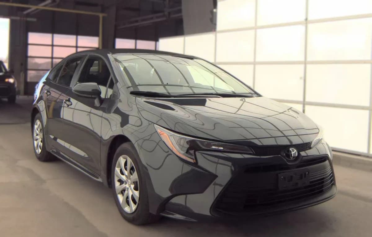 2025 TOYOTA COROLLA LE 4