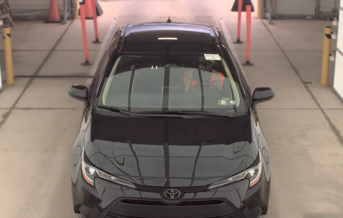 2025 TOYOTA COROLLA LE 3