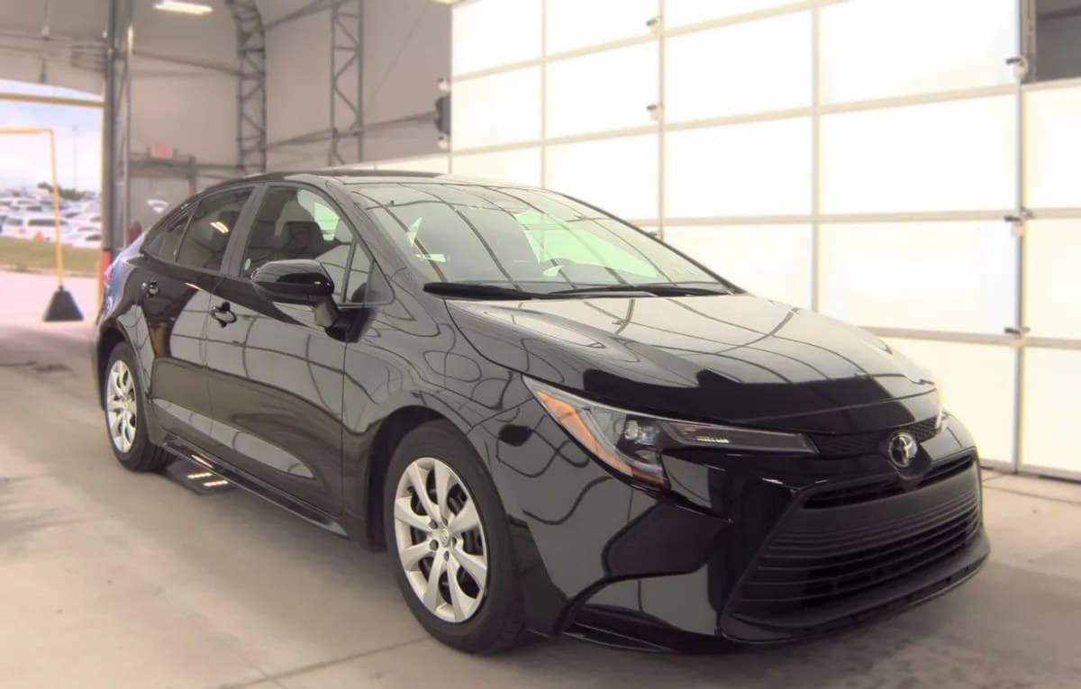 2025 TOYOTA COROLLA LE 4