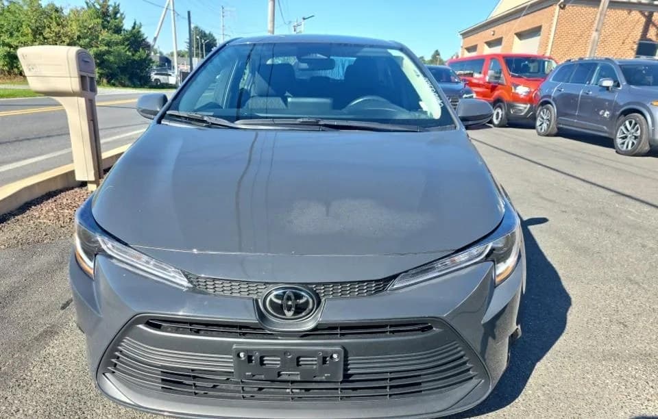 2025 TOYOTA COROLLA LE SEDAN 3