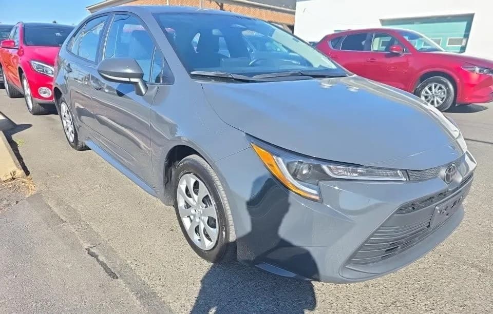 2025 TOYOTA COROLLA LE SEDAN 4