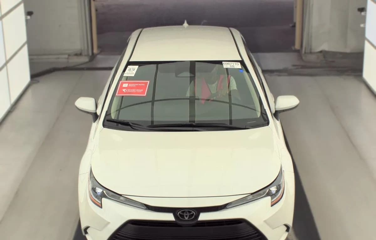 2026 TOYOTA COROLLA LE 3