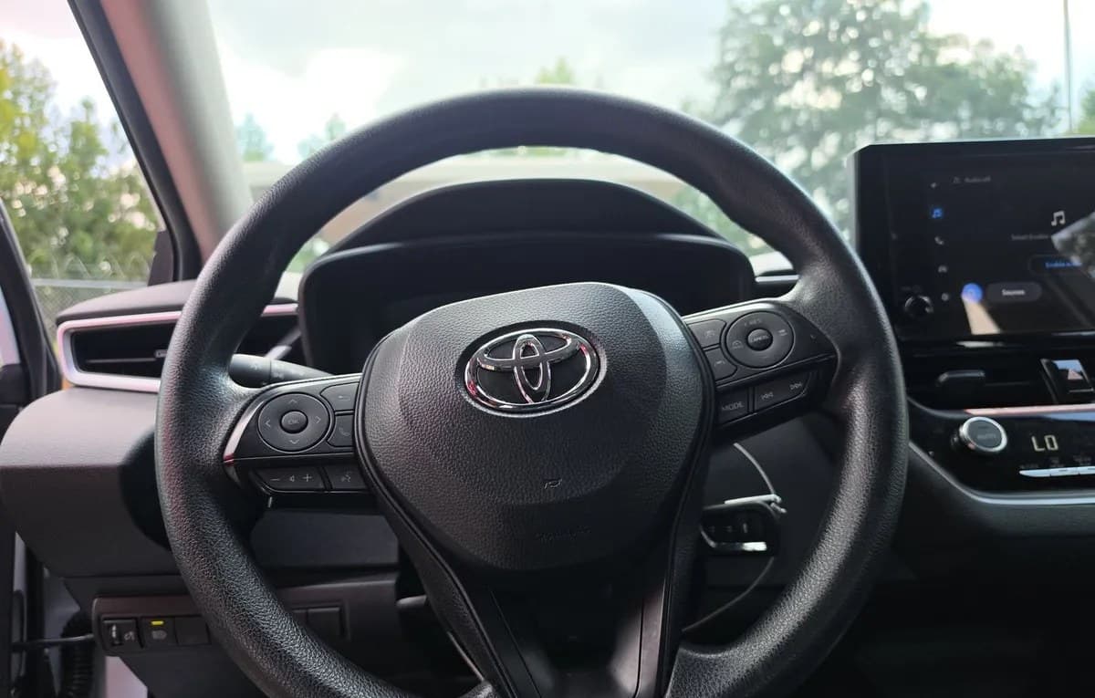 2026 TOYOTA COROLLA LE 7
