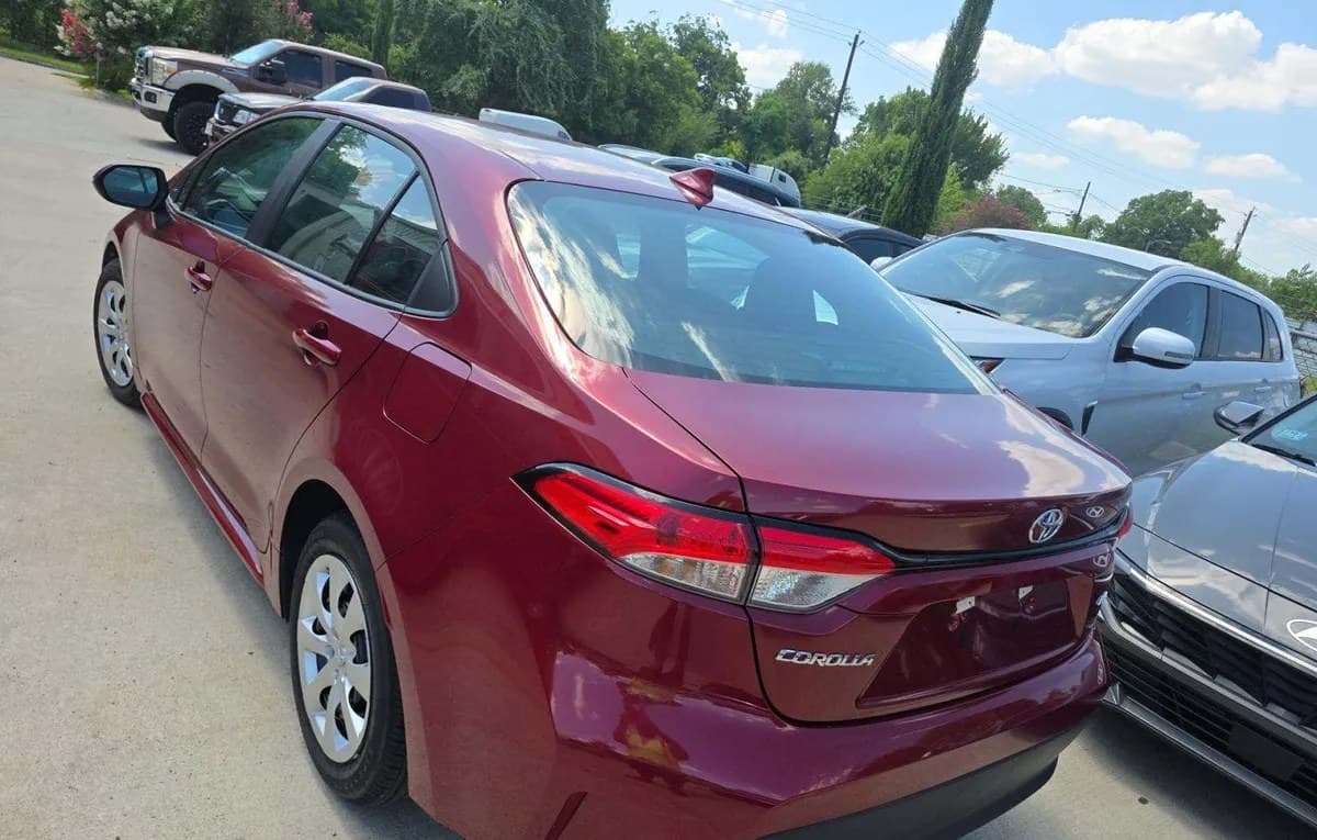 2026 TOYOTA COROLLA LE 3