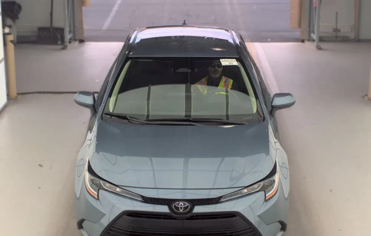 2026 TOYOTA COROLLA LE 3