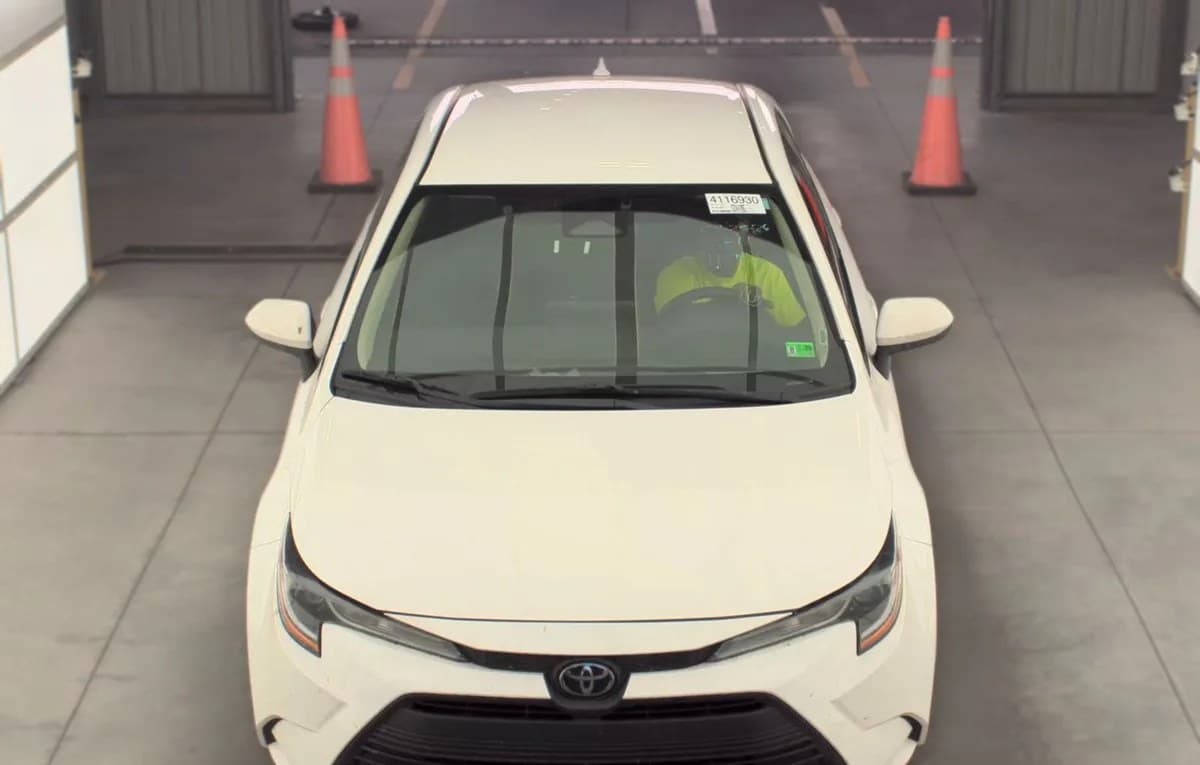 2024 TOYOTA COROLLA LE 3