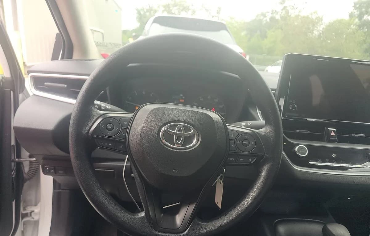 2024 TOYOTA COROLLA LE 7