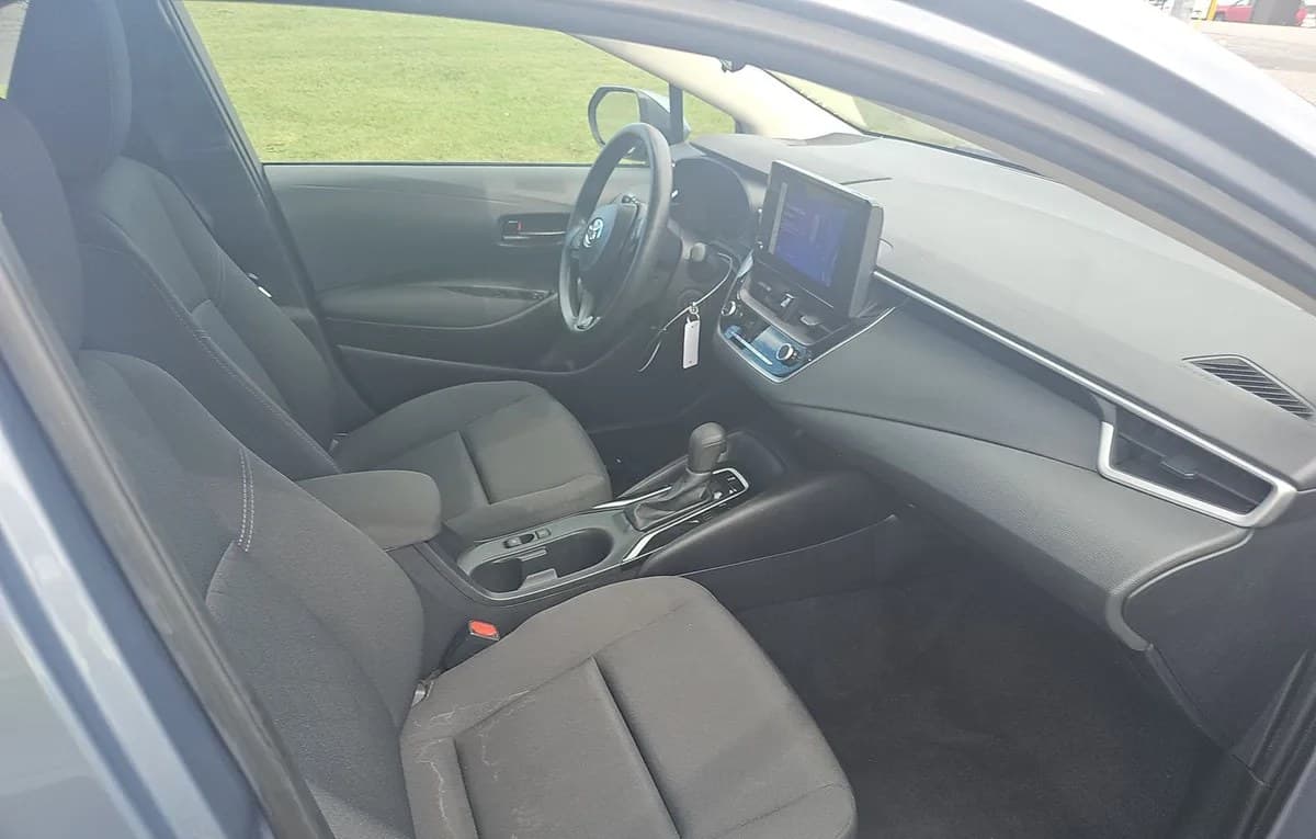 2025 TOYOTA COROLLA LE 5