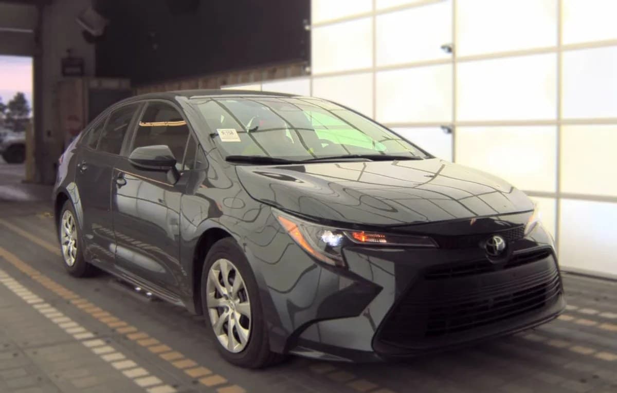 2025 TOYOTA COROLLA LE 4