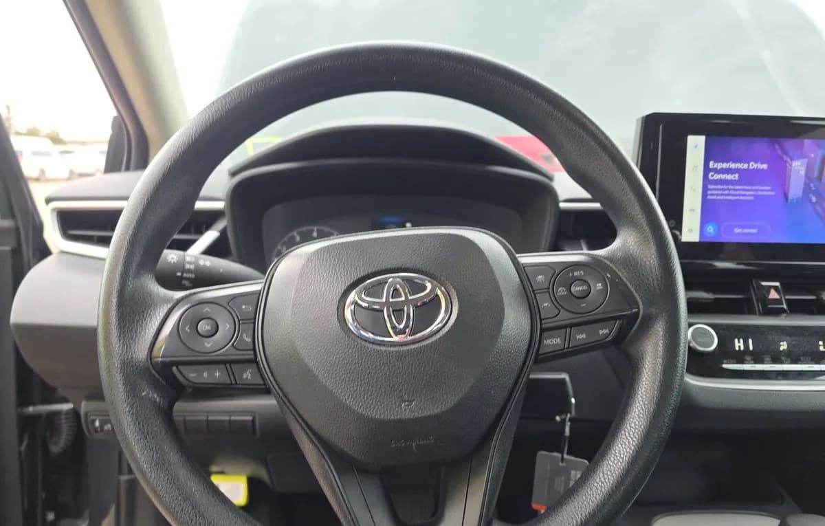 2025 TOYOTA COROLLA LE 7