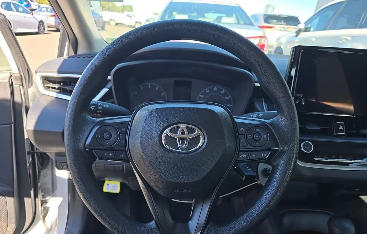 2025 TOYOTA COROLLA LE 7