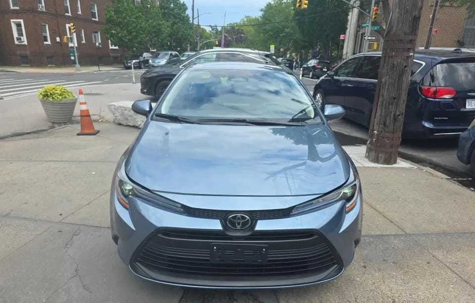 2025 TOYOTA COROLLA LE 3