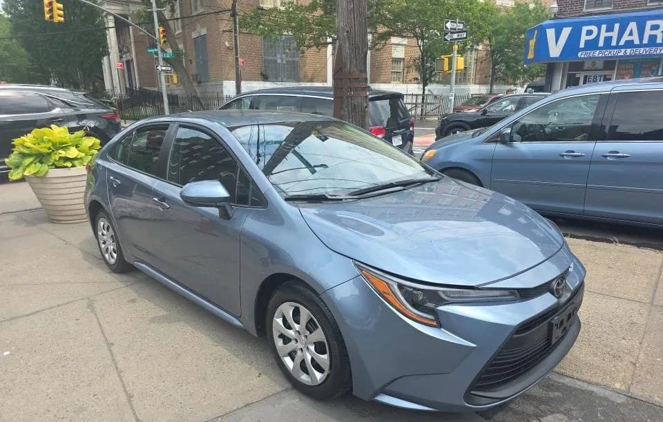 2025 TOYOTA COROLLA LE 4