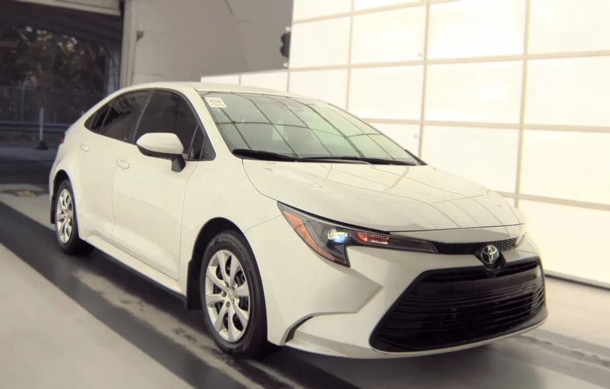 2026 TOYOTA COROLLA LE 4