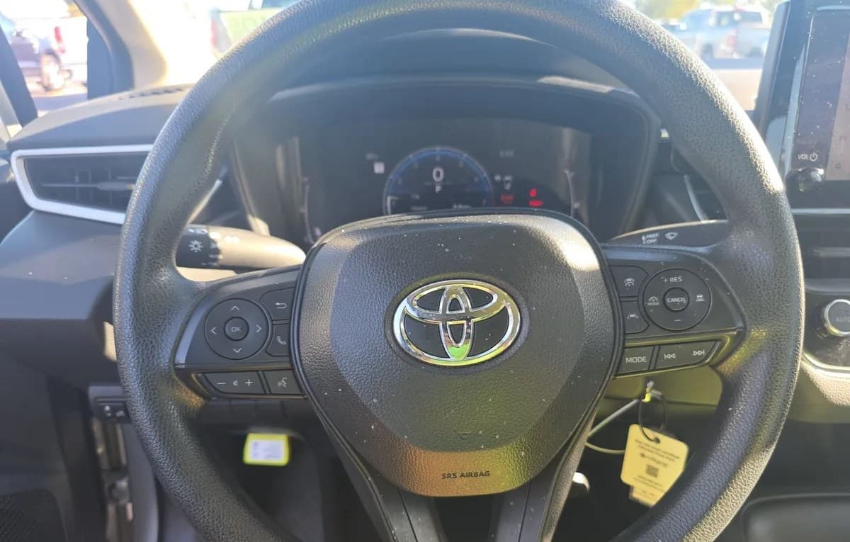 2026 TOYOTA COROLLA LE 7