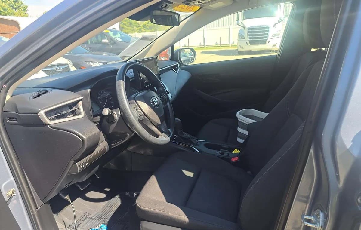 2023 TOYOTA COROLLA LE 4