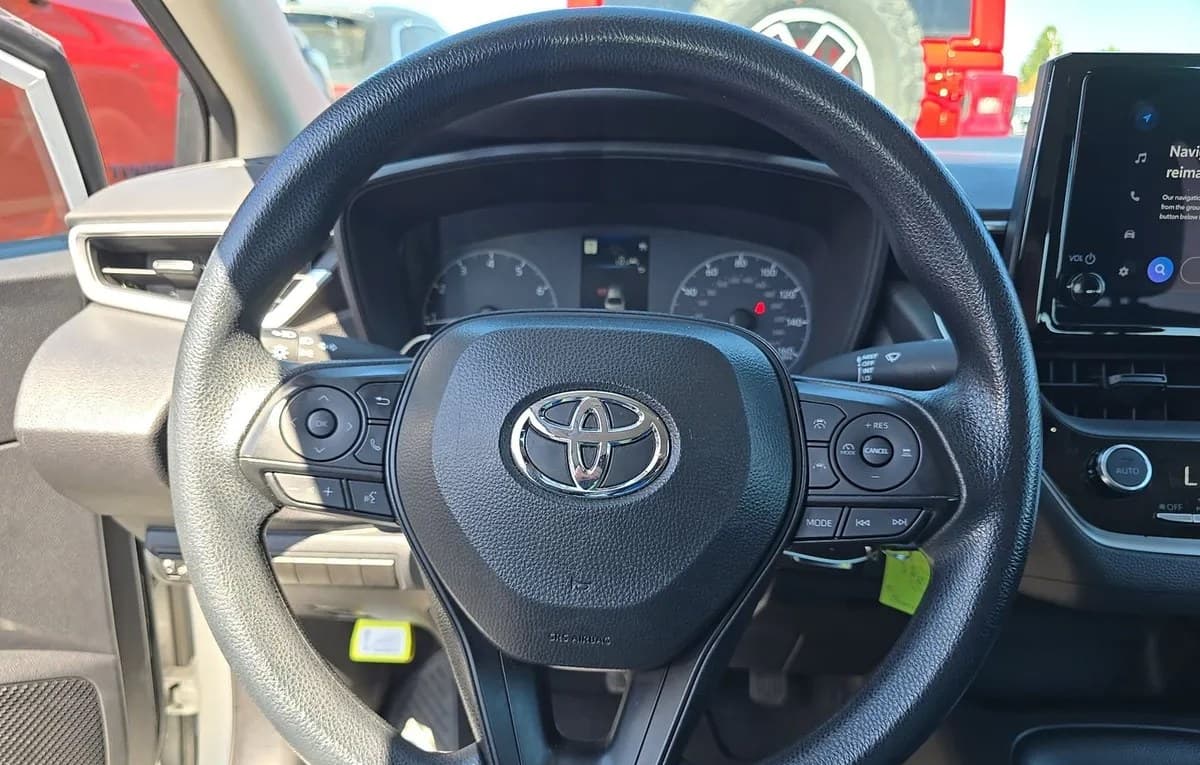2024 TOYOTA COROLLA LE 7