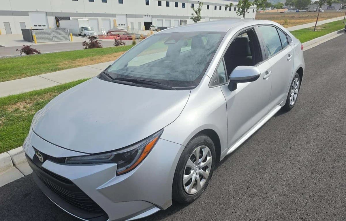 2024 TOYOTA COROLLA LE 2