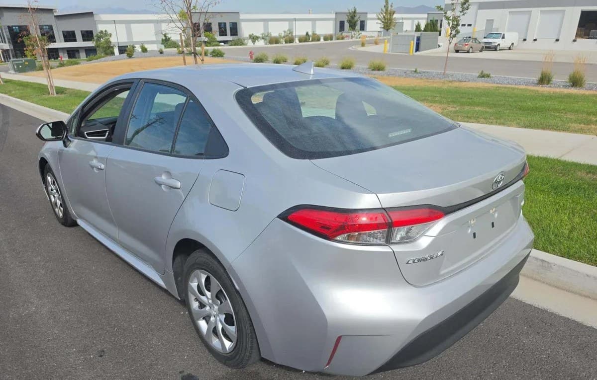 2024 TOYOTA COROLLA LE 3