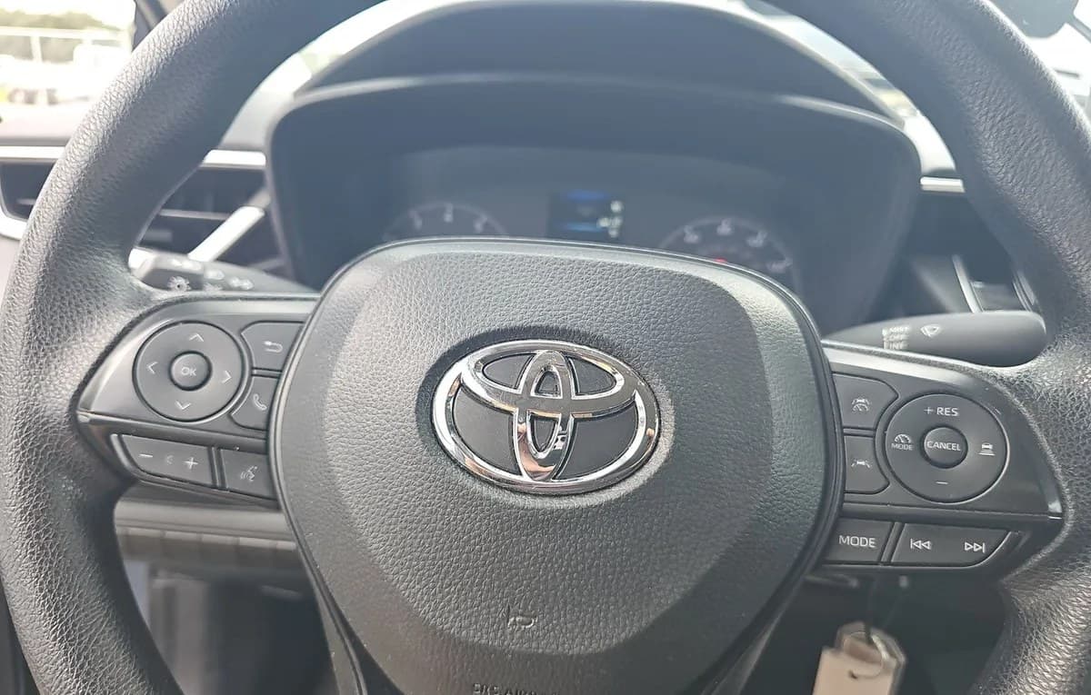 2024 TOYOTA COROLLA LE 7