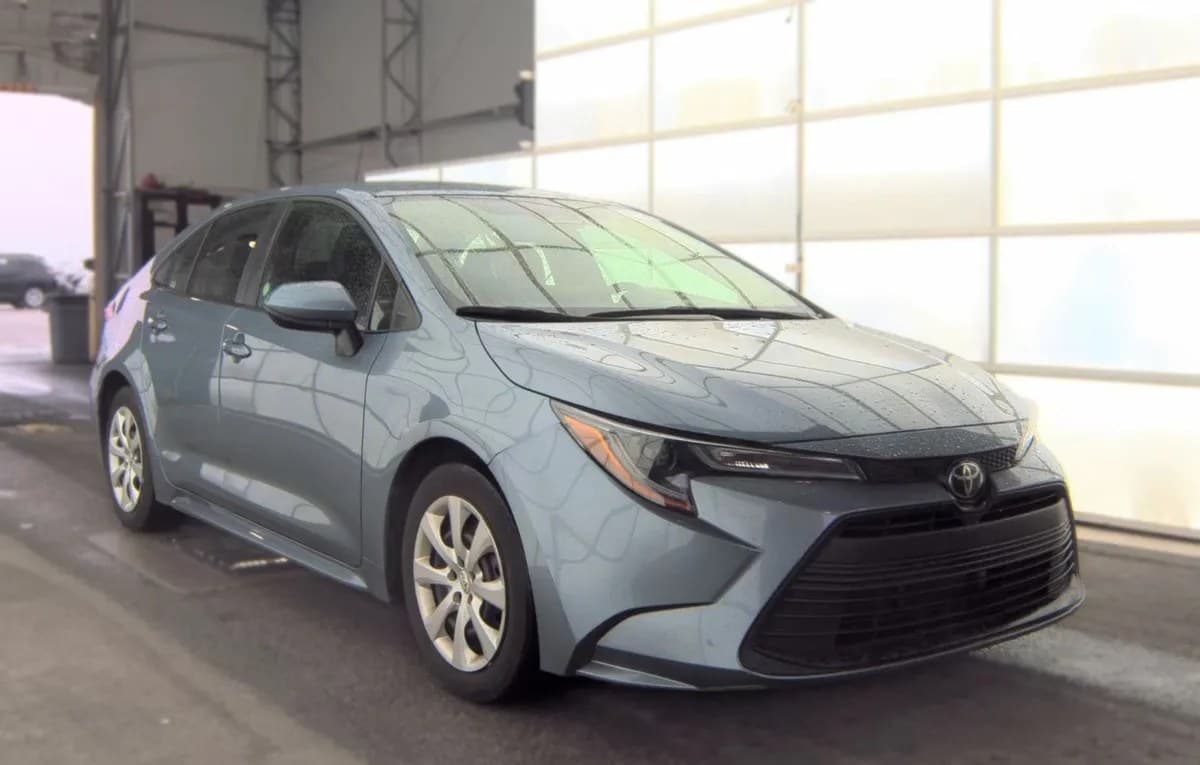 2025 TOYOTA COROLLA LE 4