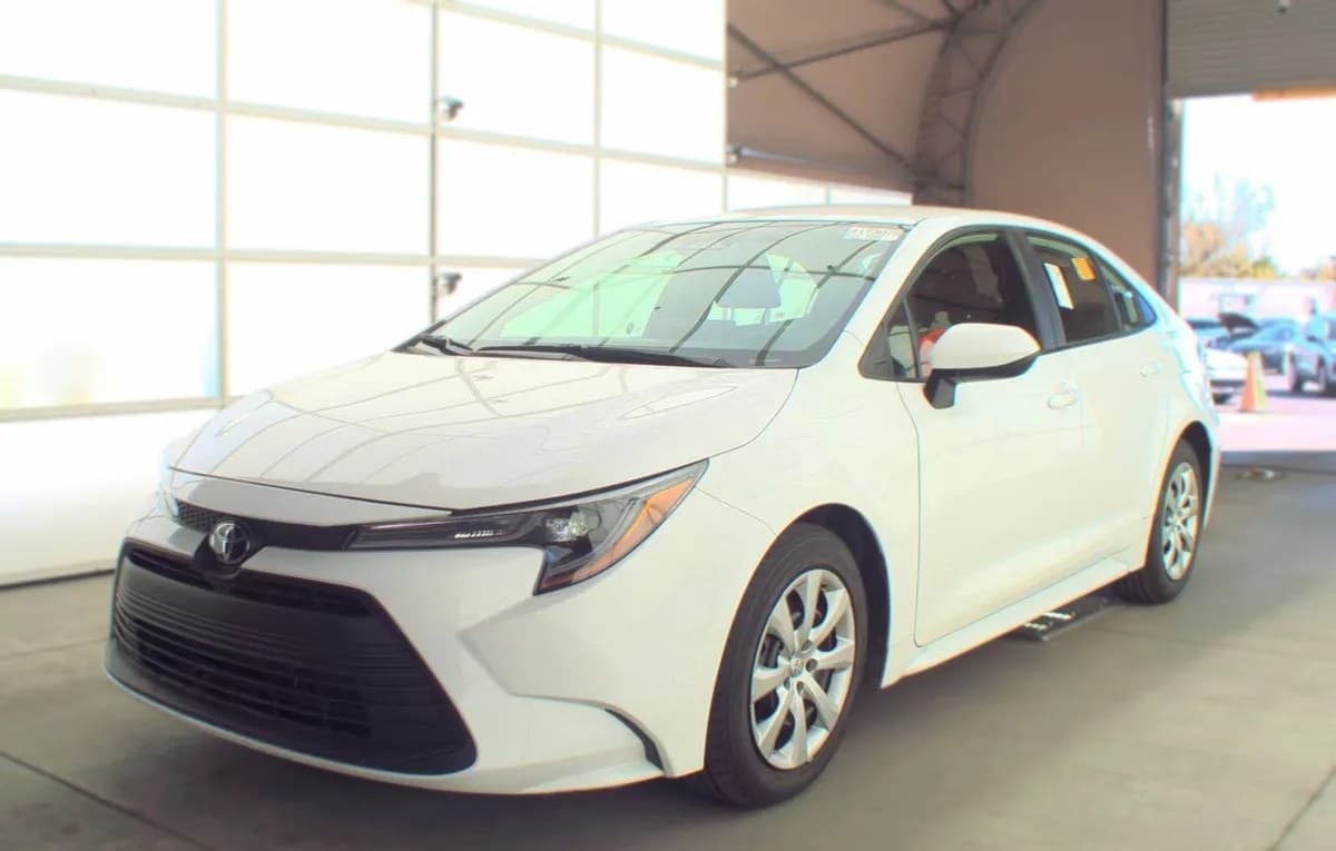 2025 TOYOTA COROLLA LE SEDAN 2
