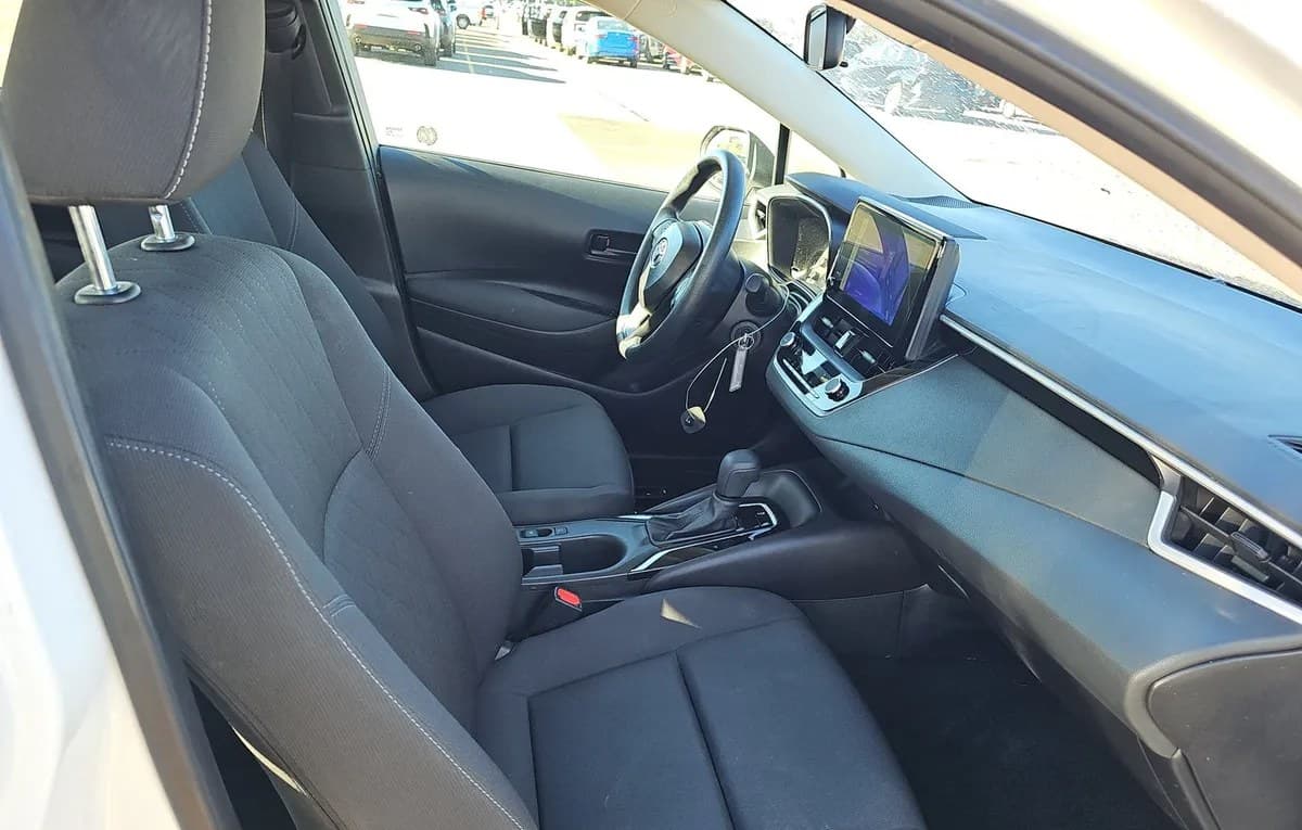 2025 TOYOTA COROLLA LE SEDAN 5