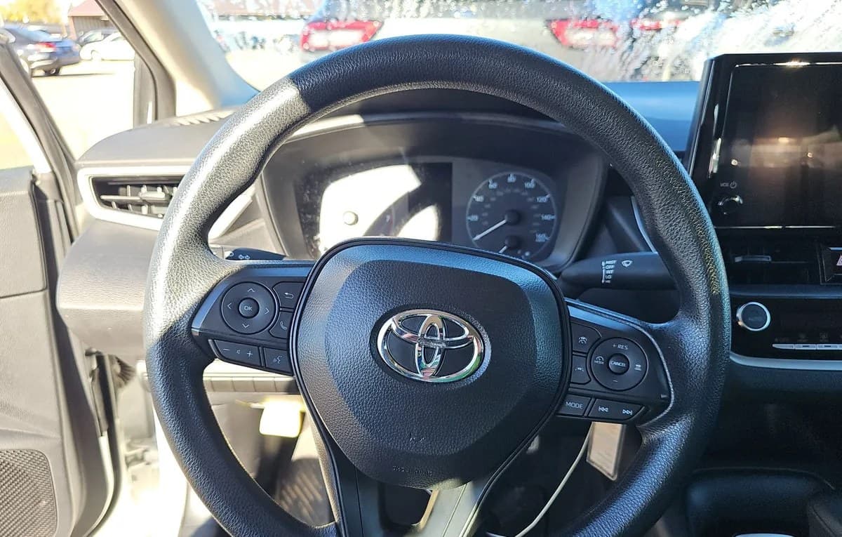 2025 TOYOTA COROLLA LE SEDAN 7