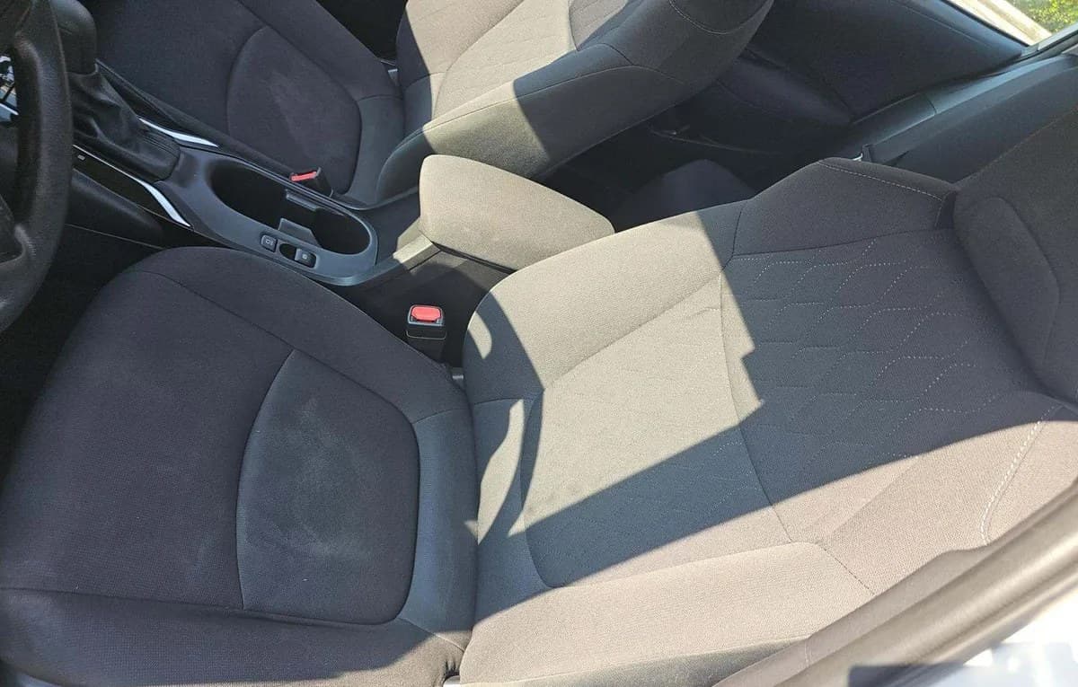 2025 TOYOTA COROLLA LE 4