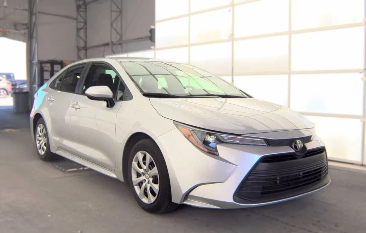 2025 TOYOTA COROLLA LE SEDAN 4
