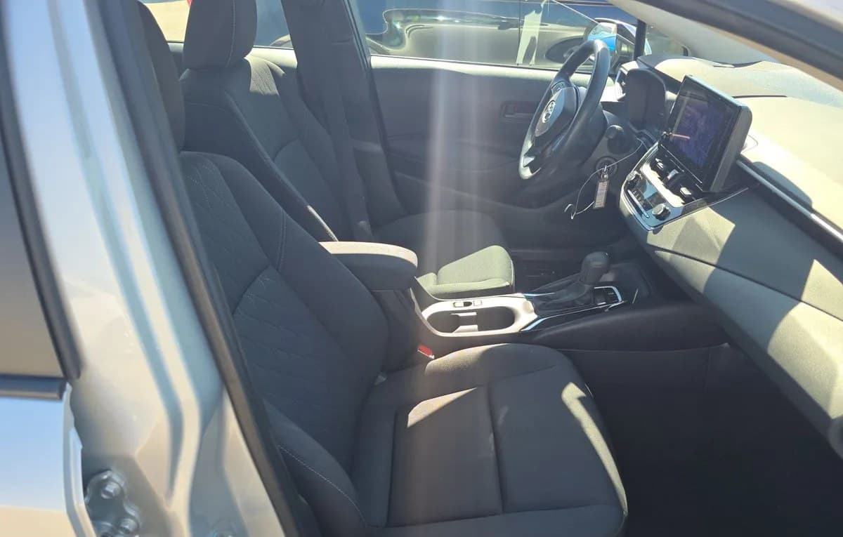 2025 TOYOTA COROLLA LE SEDAN 5