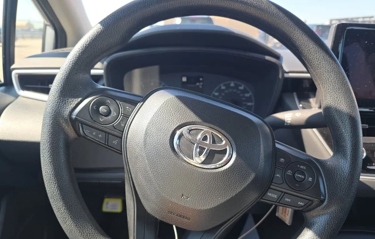 2025 TOYOTA COROLLA LE SEDAN 7
