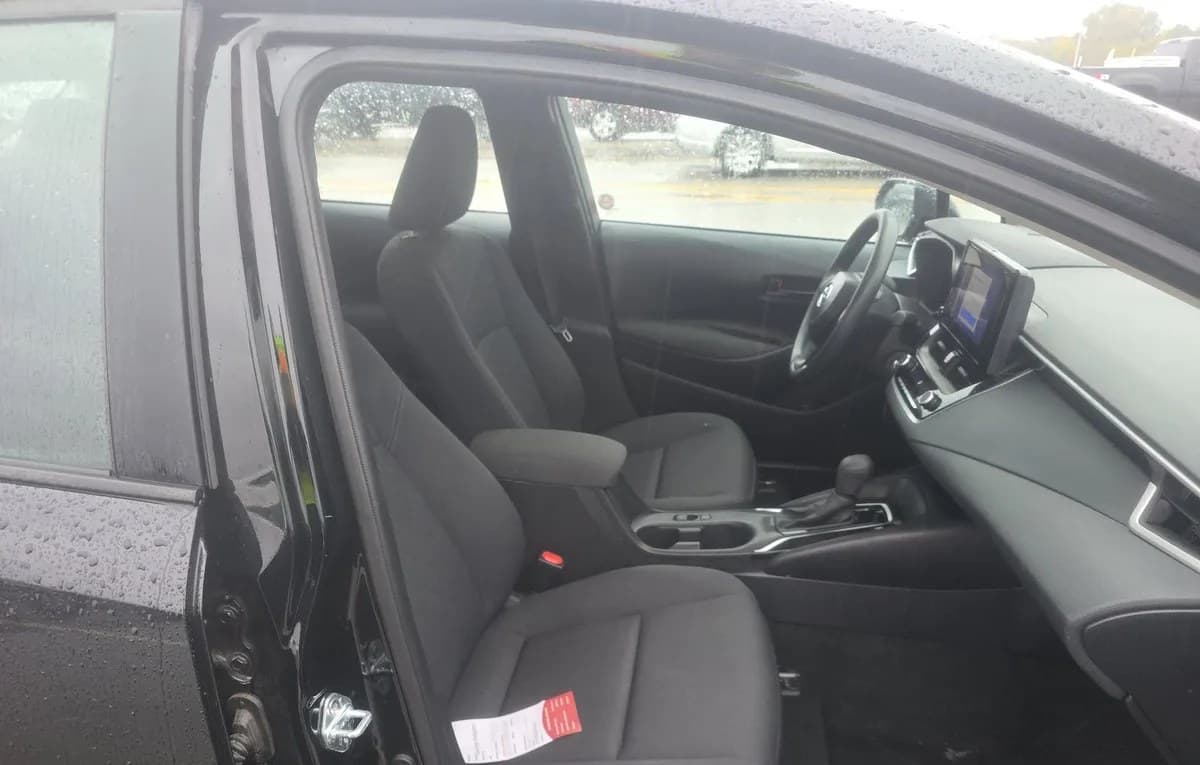 2025 TOYOTA COROLLA LE 5