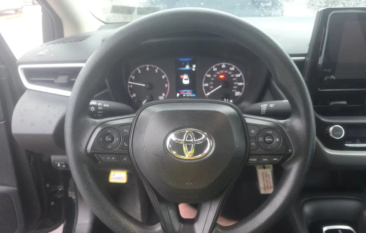2025 TOYOTA COROLLA LE 7