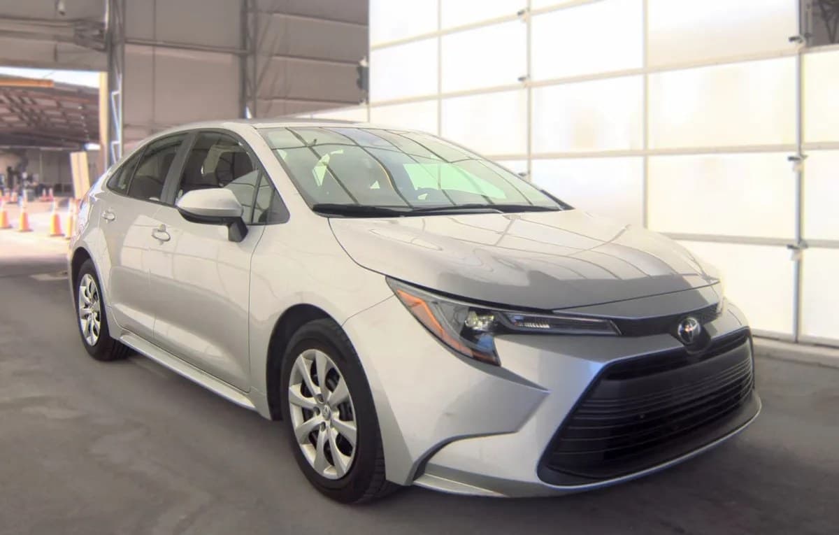 2025 TOYOTA COROLLA LE 4