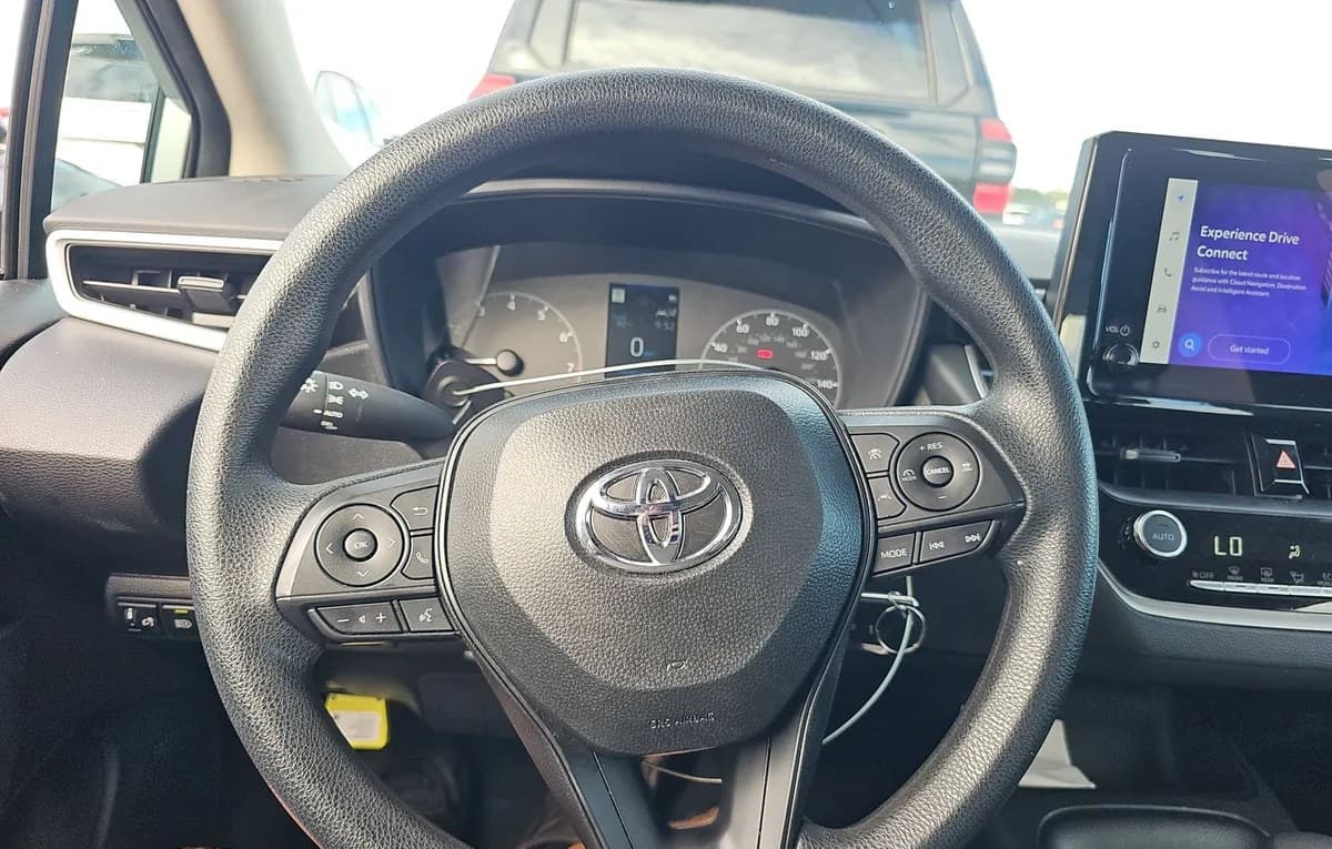 2025 TOYOTA COROLLA LE 7