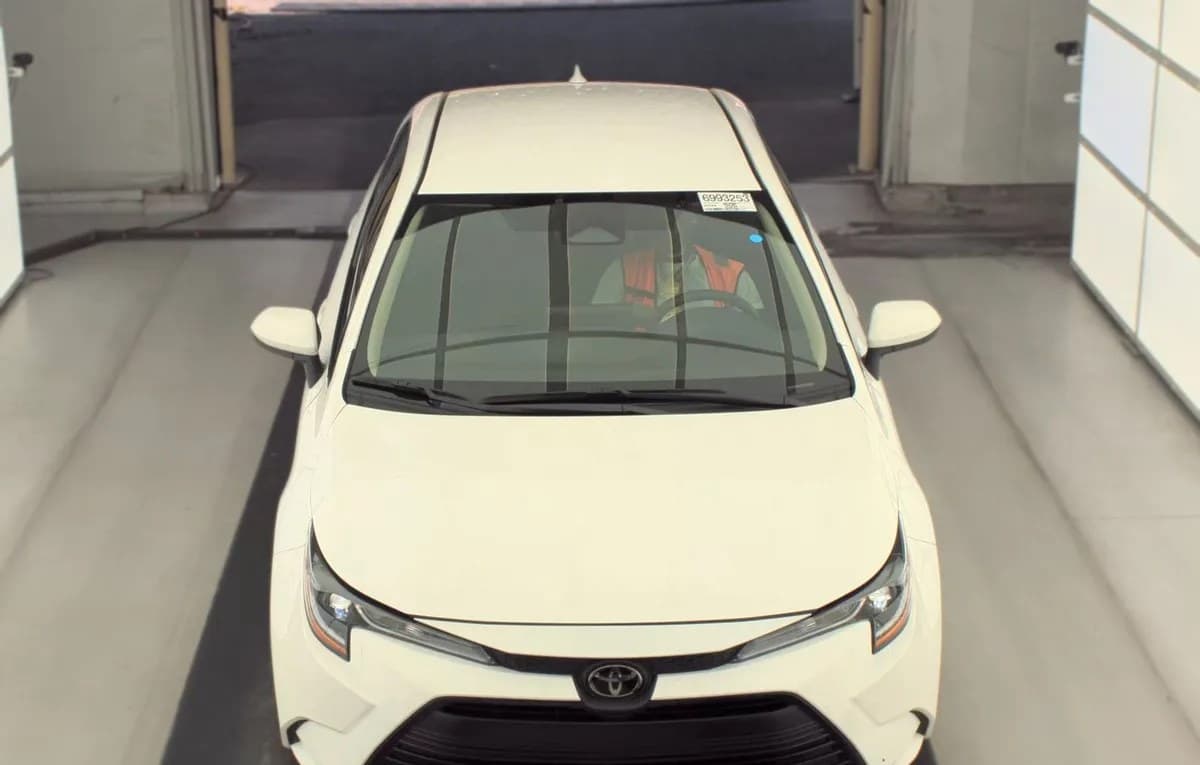 2026 TOYOTA COROLLA LE 3