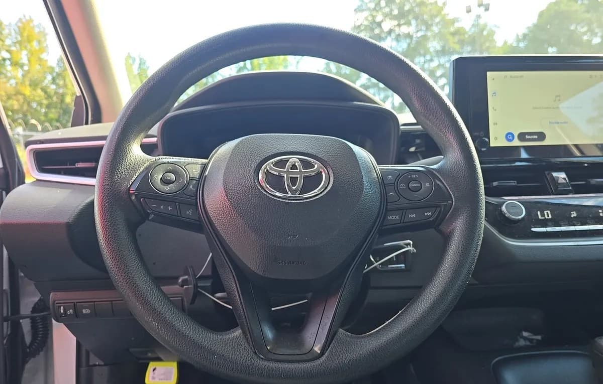 2026 TOYOTA COROLLA LE 7