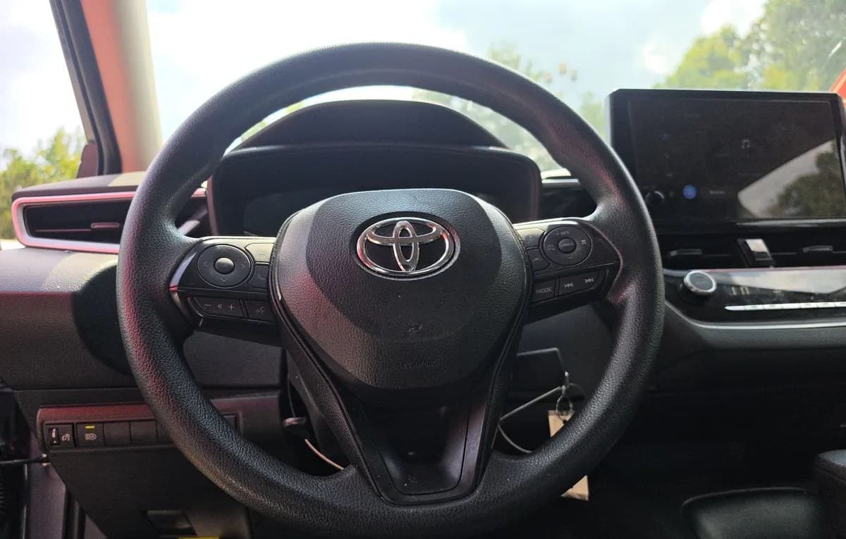 2026 TOYOTA COROLLA LE 7