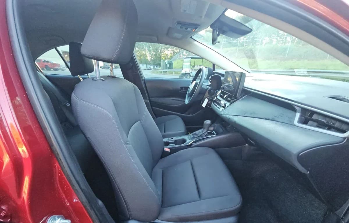 2026 TOYOTA COROLLA LE 5