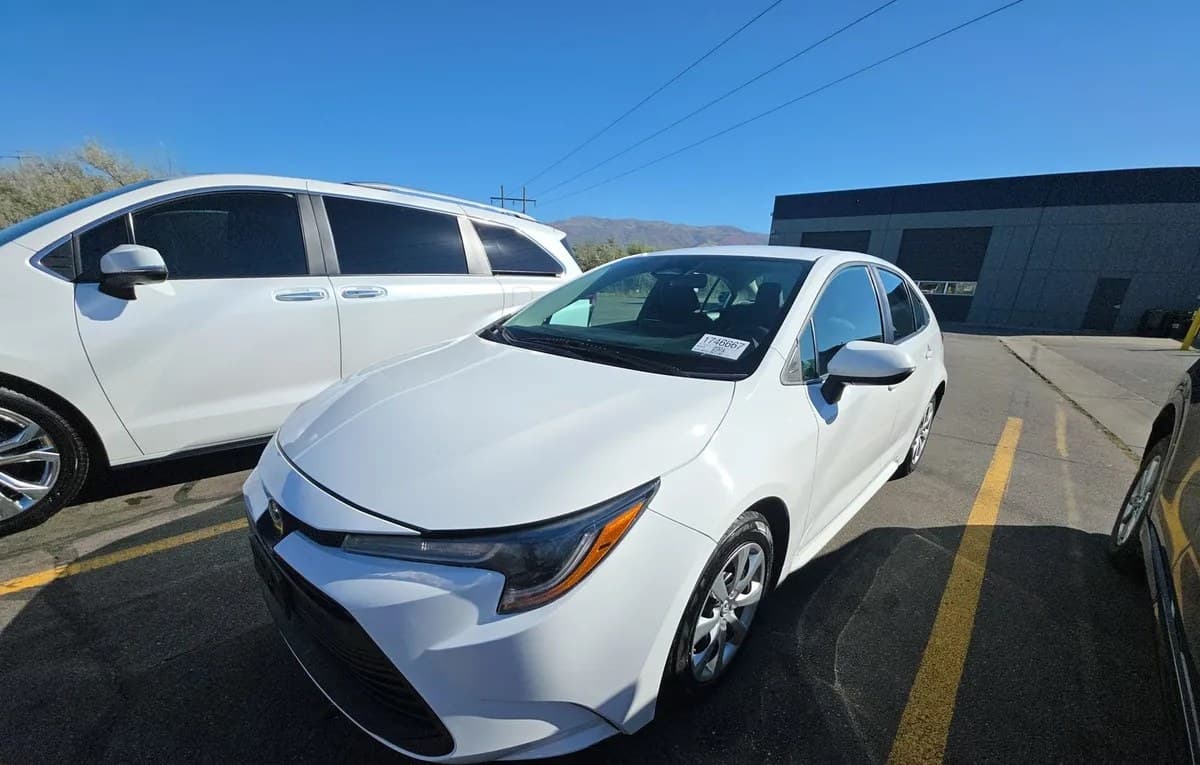 2024 TOYOTA COROLLA LE 2