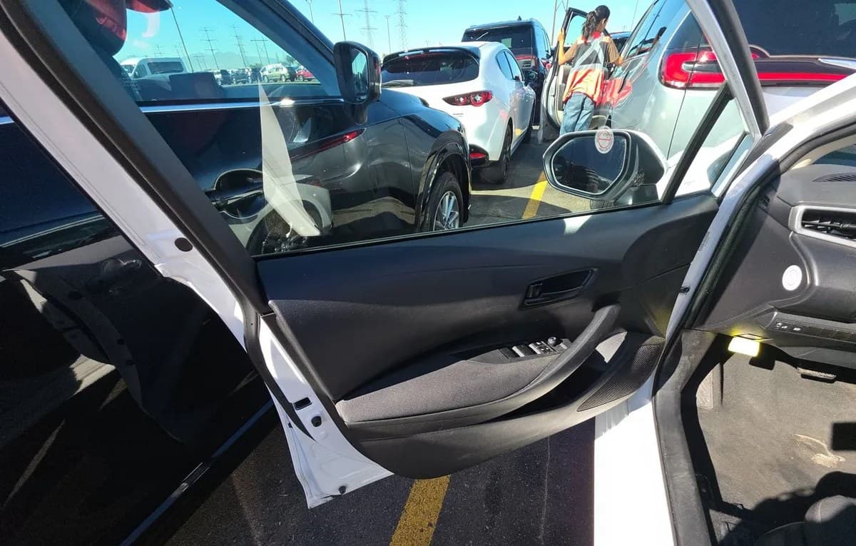 2024 TOYOTA COROLLA LE 6
